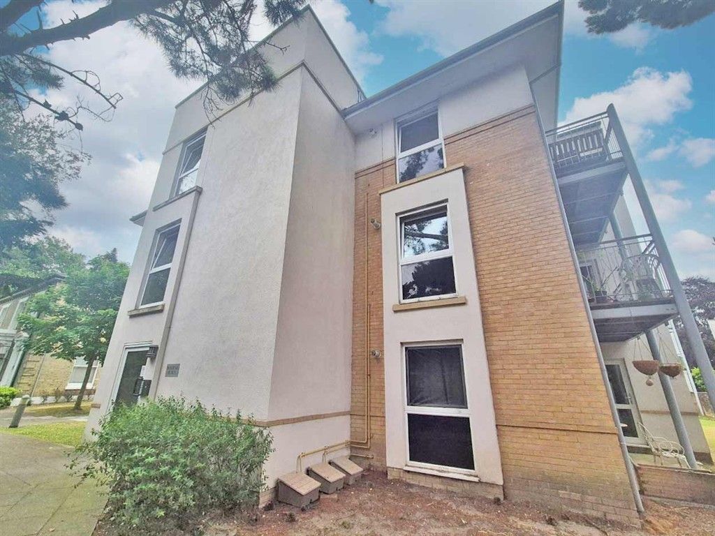 Property photo 1 of 5