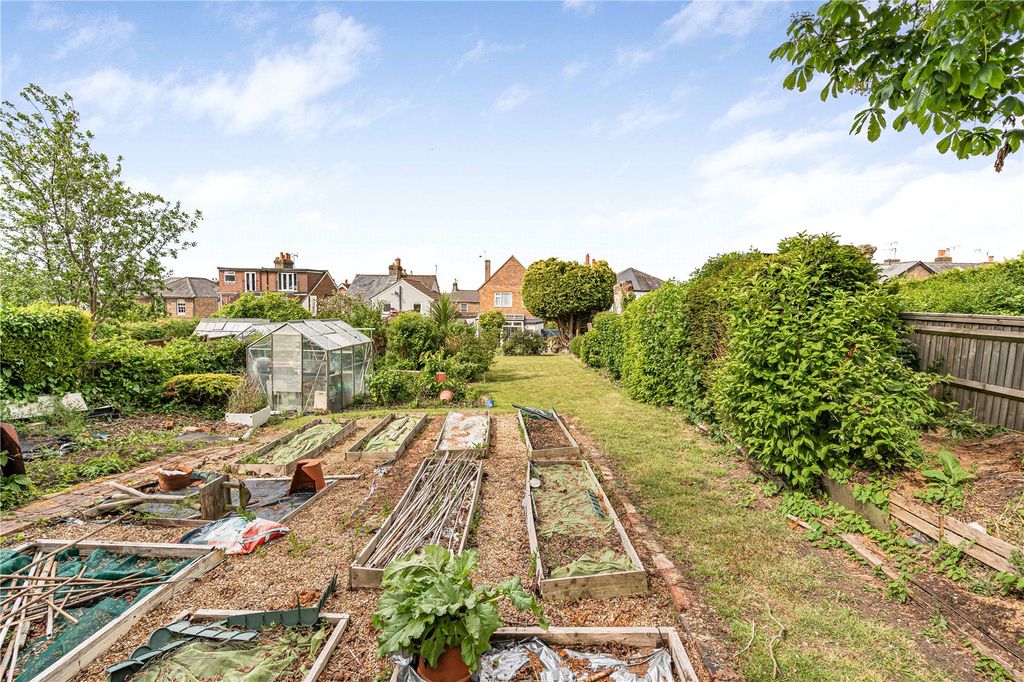 Property photo 2 of 15 Gardens