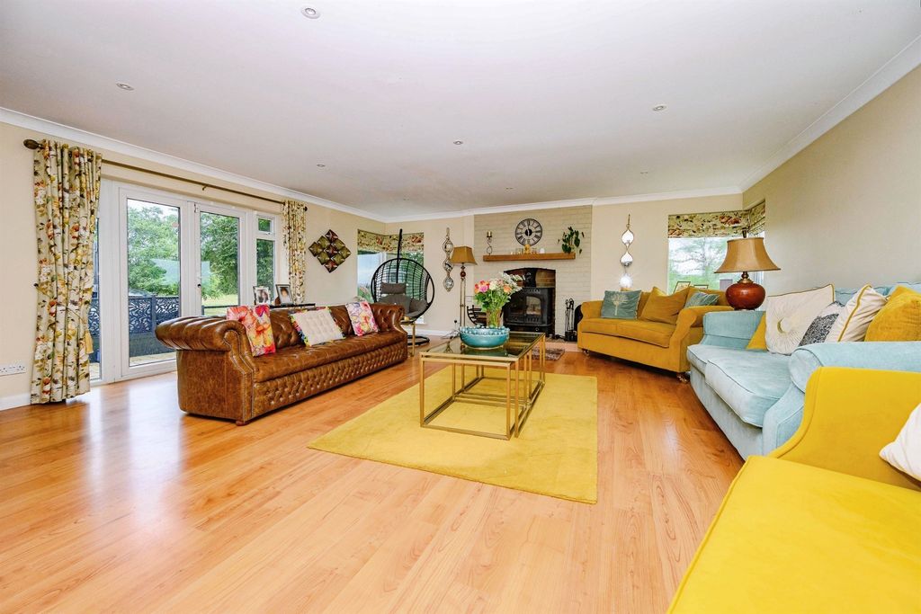 Property photo 3 of 29