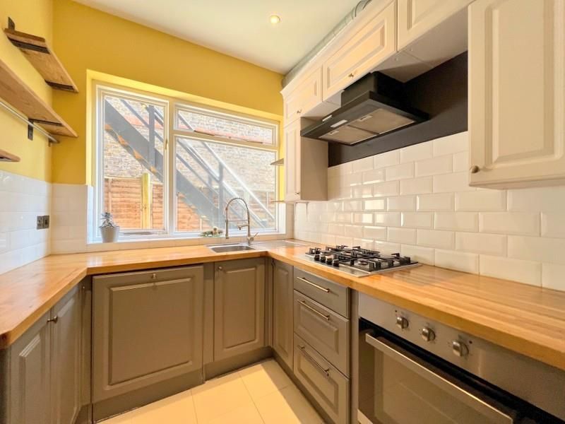 Property photo 3 of 10 Photo