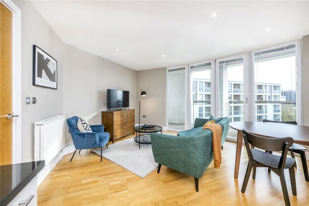 Property photo 2 of 11