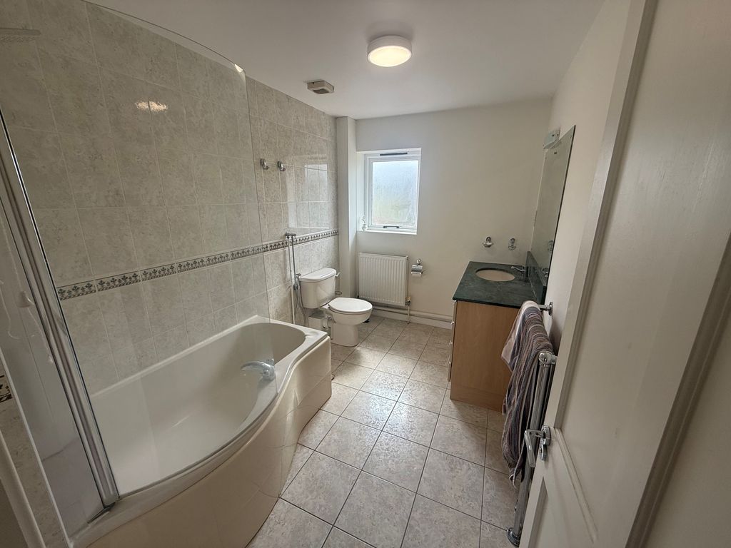 Property photo 2 of 3