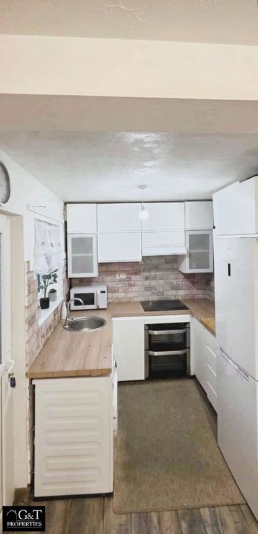 Property photo 3 of 14 Kitchen