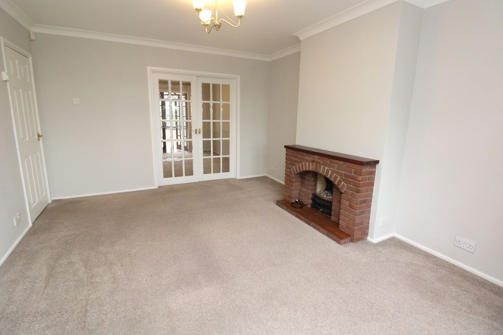 Property photo 2 of 22 Lounge View 1