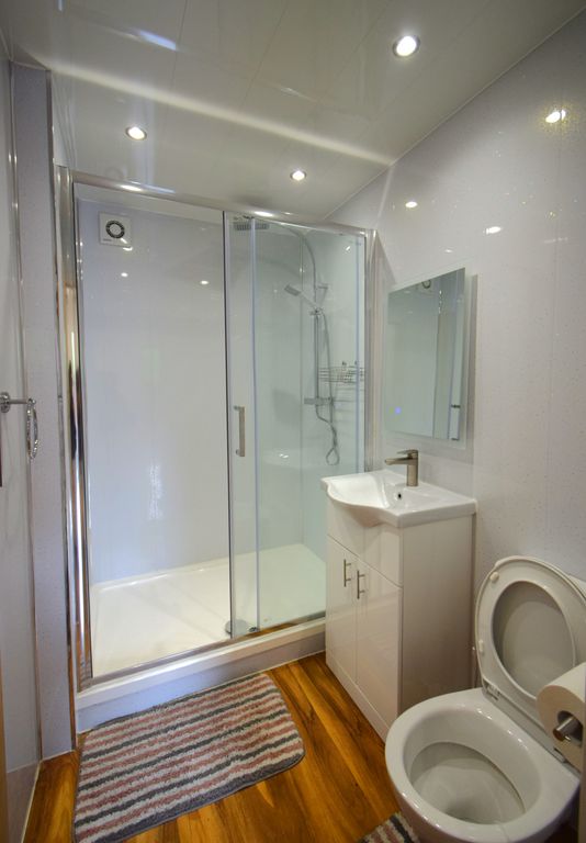 Property photo 3 of 12 Bathroom 2