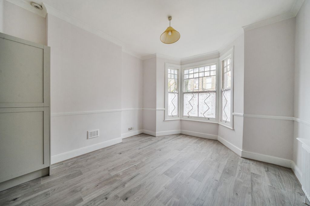 Property photo 2 of 18 14