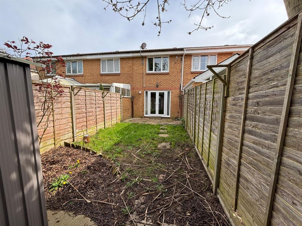 Property photo 3 of 11 Garden