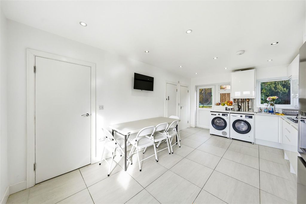 Property photo 3 of 13 Kitchen