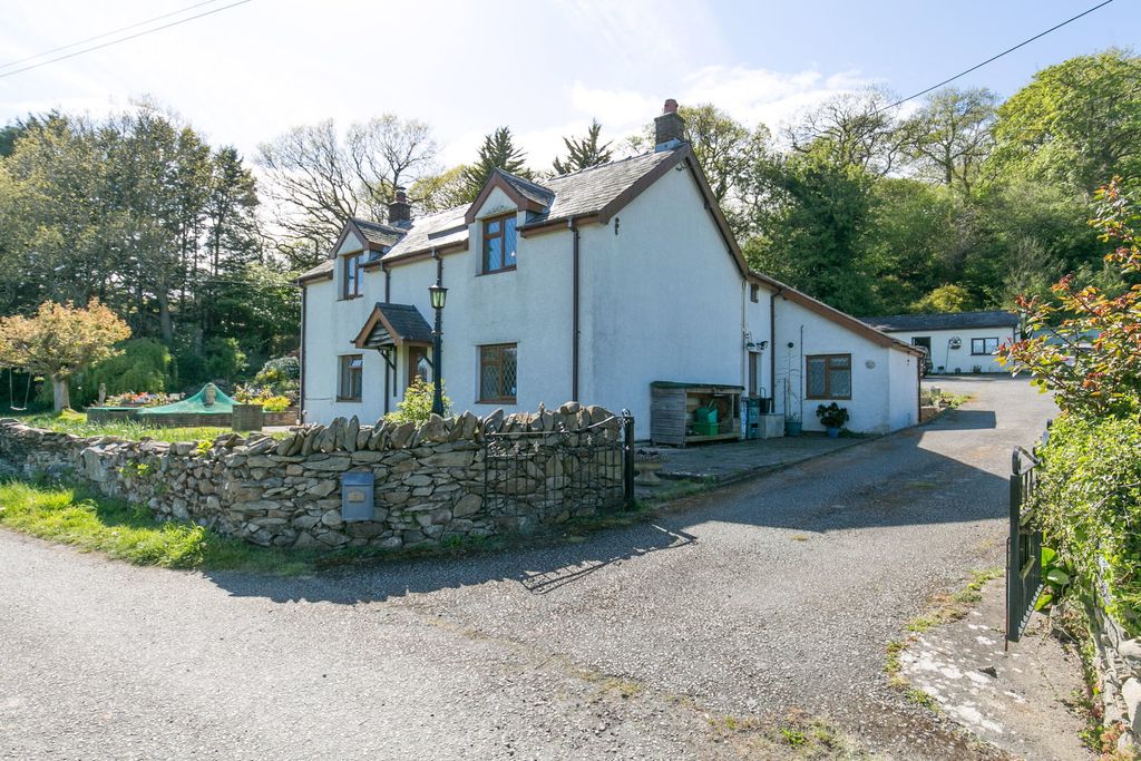 Property photo 1 of 34