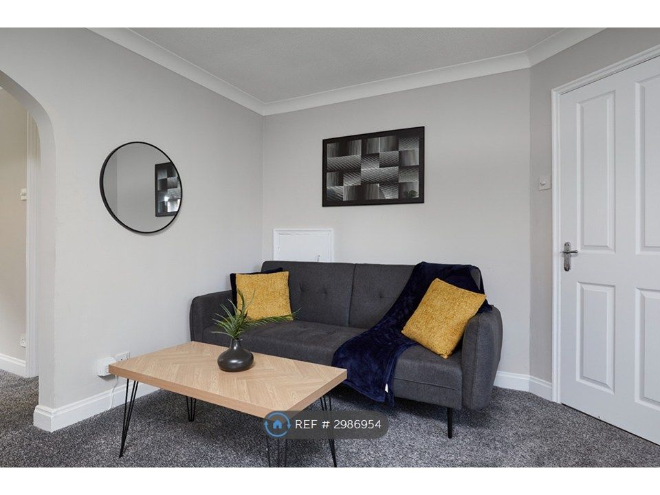 Property photo 2 of 35