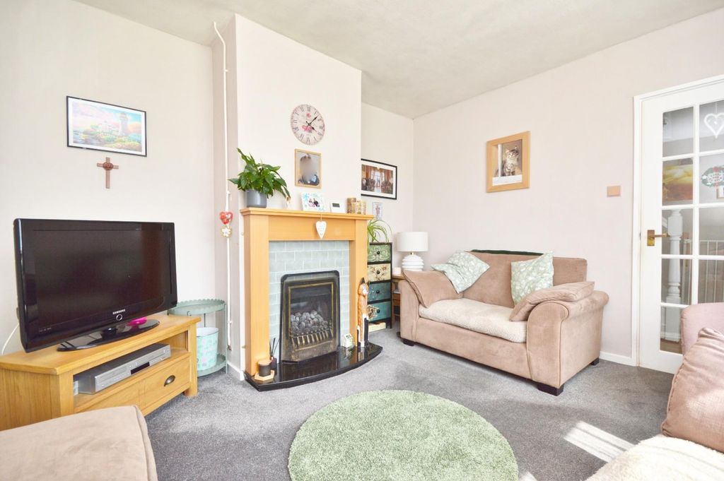 Property photo 2 of 16