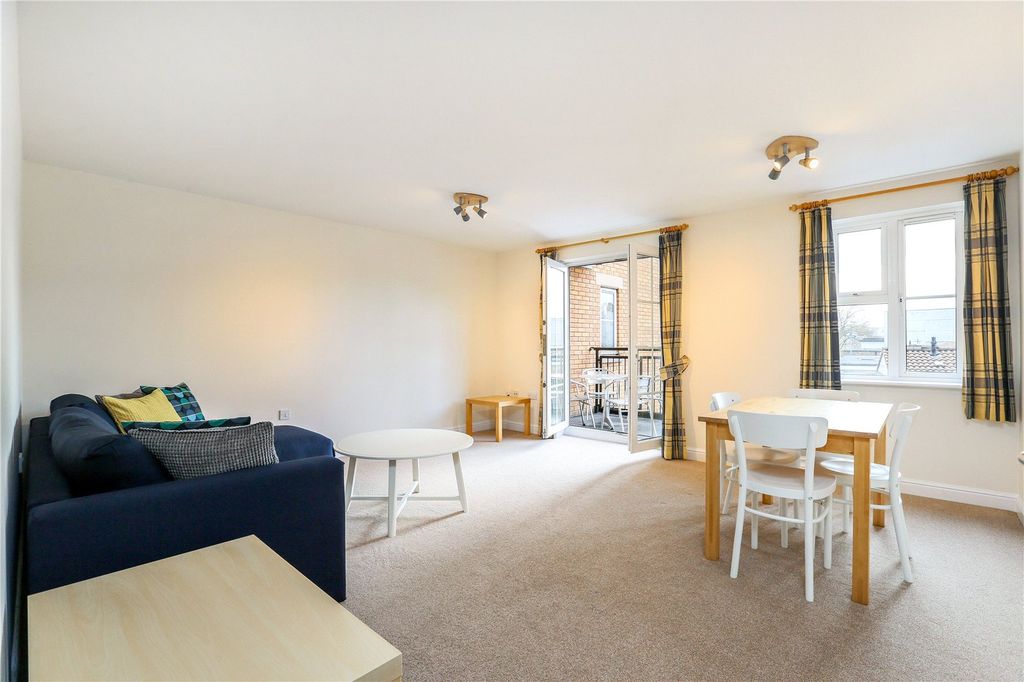 Property photo 2 of 13 Lounge/Diner