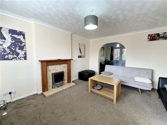 Property photo 3 of 15 Lounge