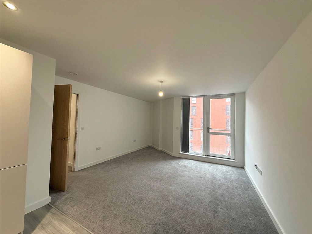 Property photo 2 of 9 Lounge