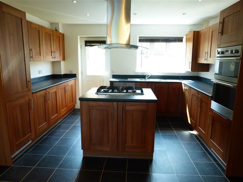 Property photo 3 of 13 Kitchen
