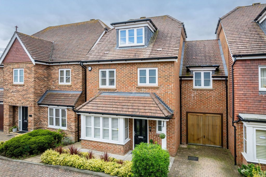 Property photo 1 of 24