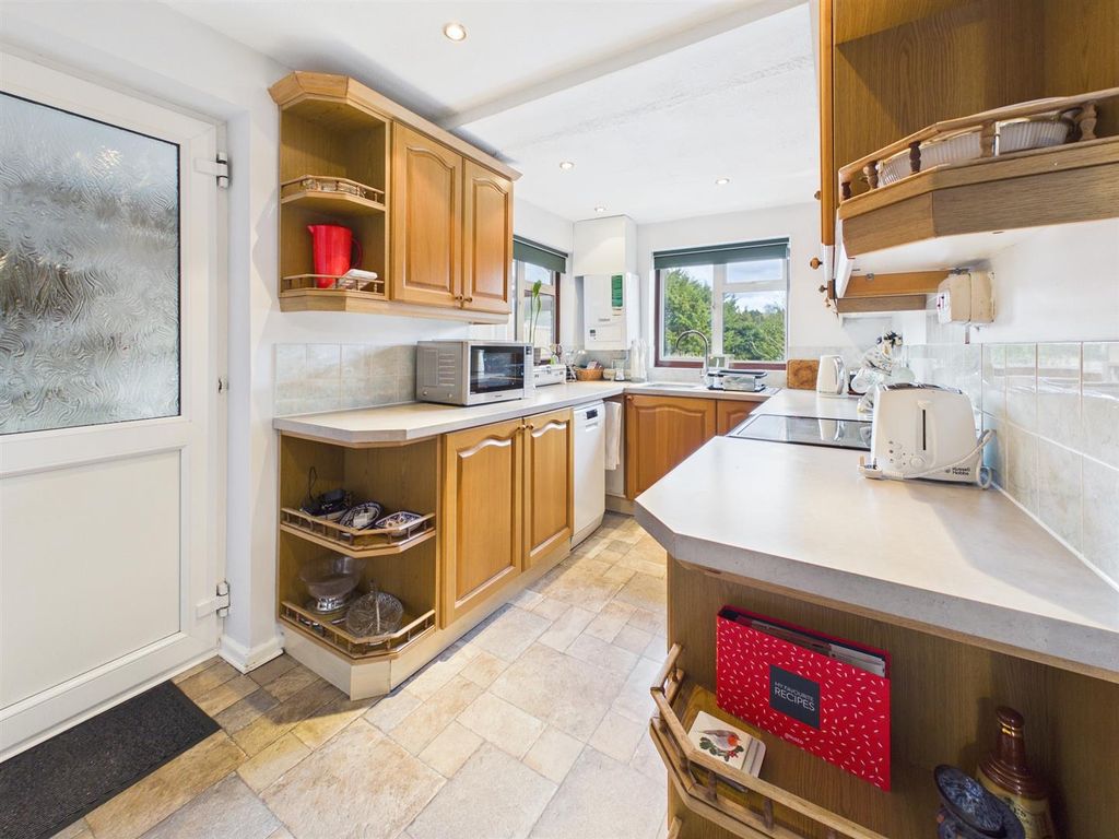 Property photo 3 of 12 Cam05510G0-Pr0183-Still010.Jpg