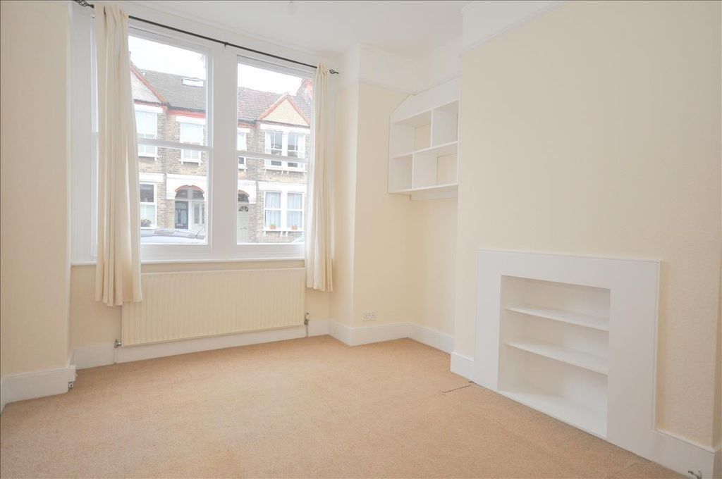 Property photo 2 of 8