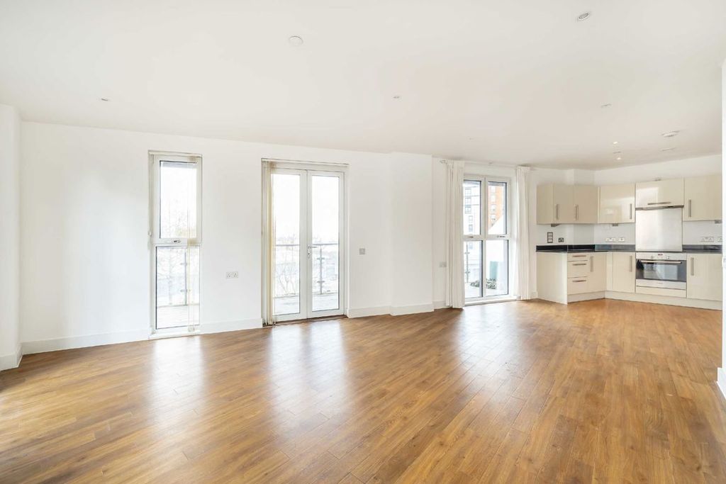 Property photo 3 of 5