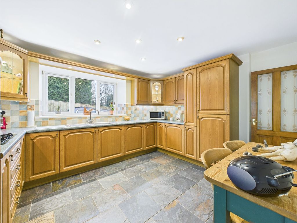 Property photo 3 of 15 Kitchen