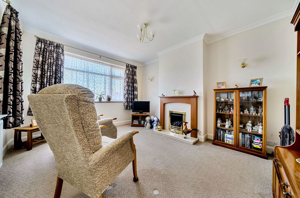 Property photo 3 of 18 Lounge Angle 1