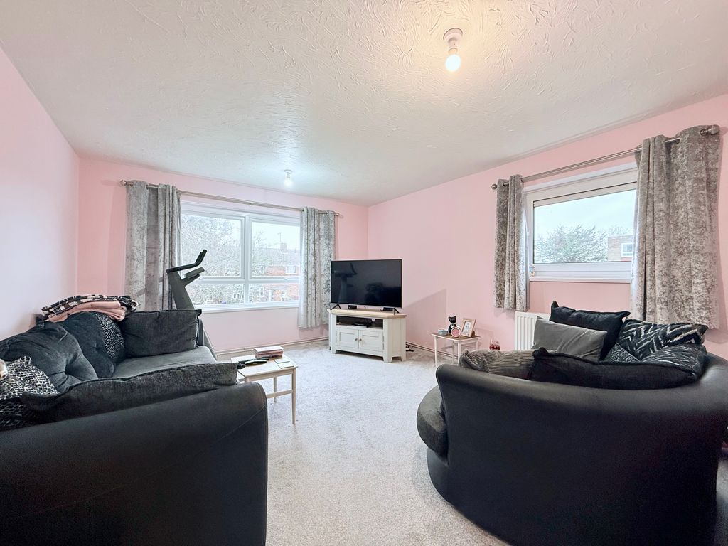 Property photo 3 of 12