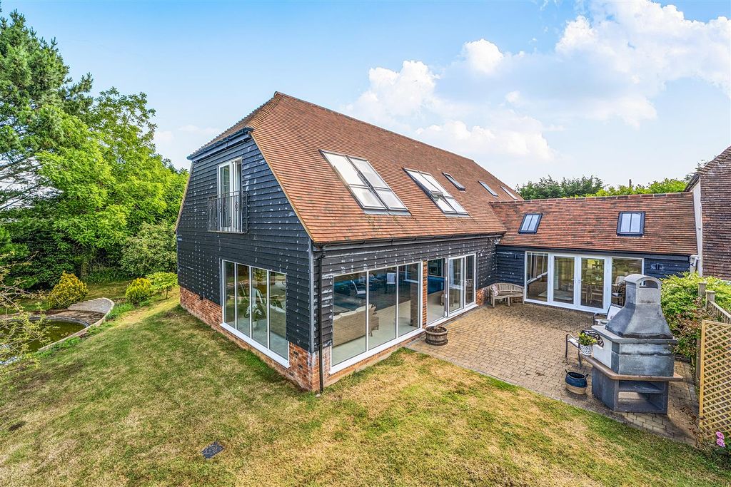 Property photo 2 of 33 Attachedannexe - Showing Indoor Pool