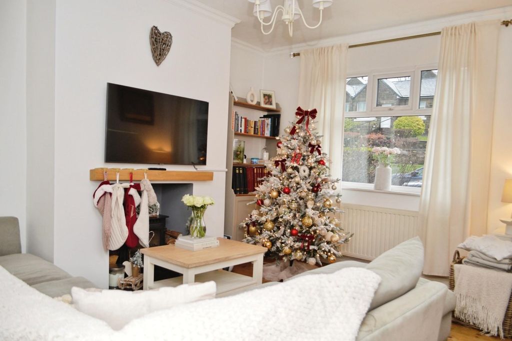 Property photo 2 of 15 Lounge