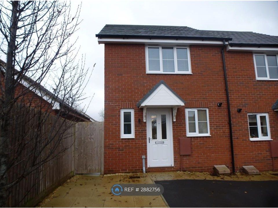 Property photo 1 of 8 Front &amp; Parking