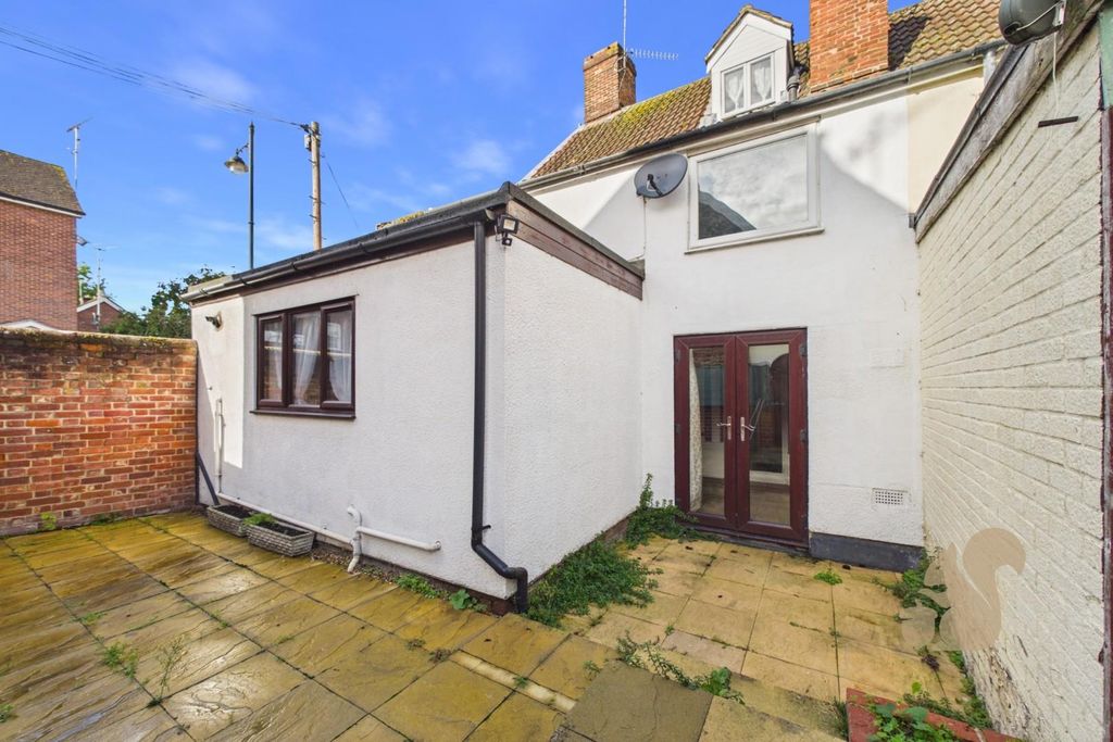 Property photo 1 of 18 Rear