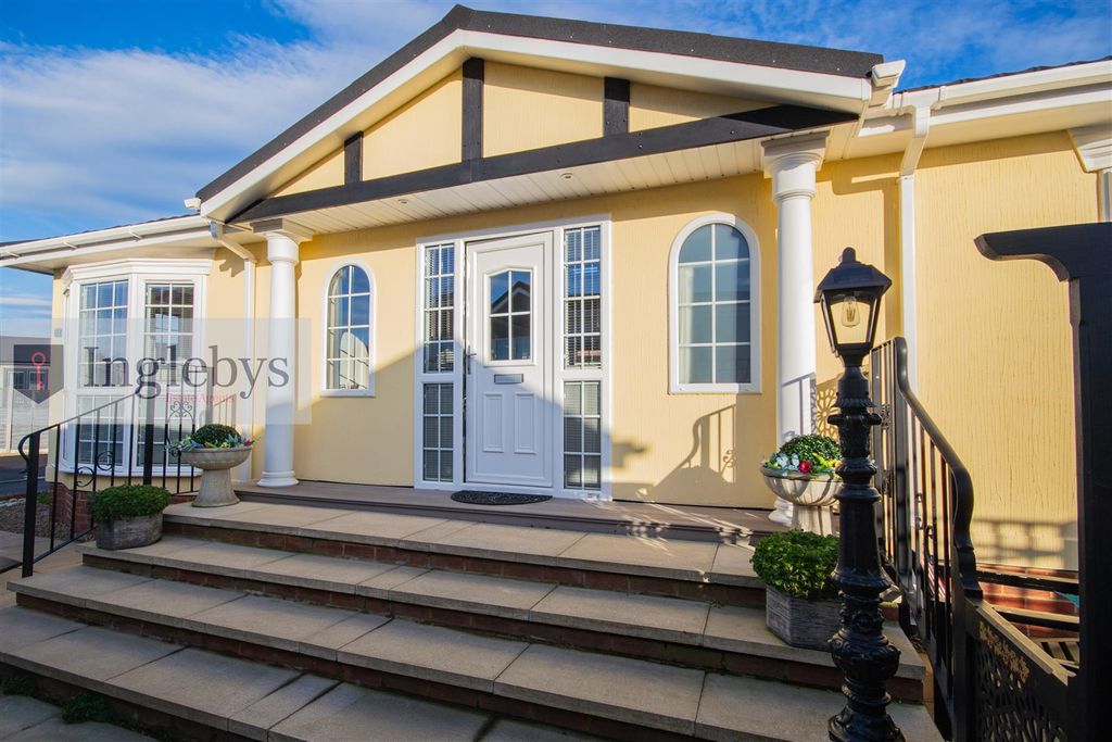 Property photo 1 of 27