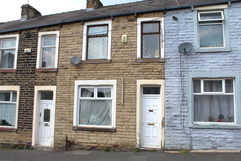 Property photo 1 of 8