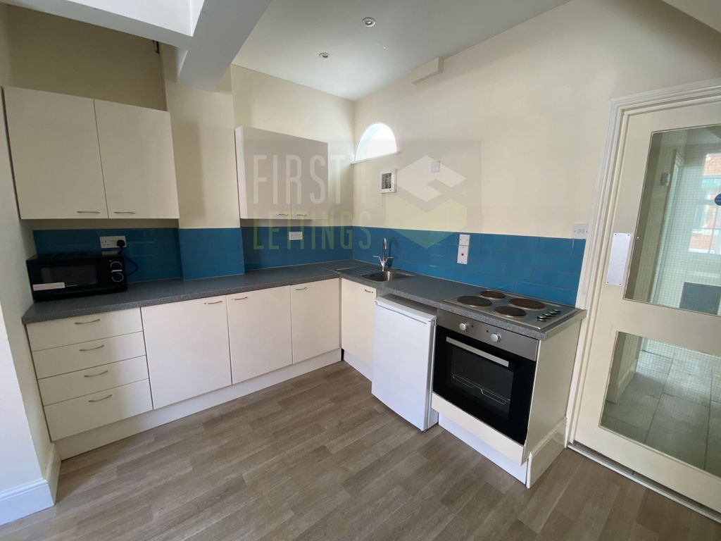 Property photo 1 of 19 Photo 8