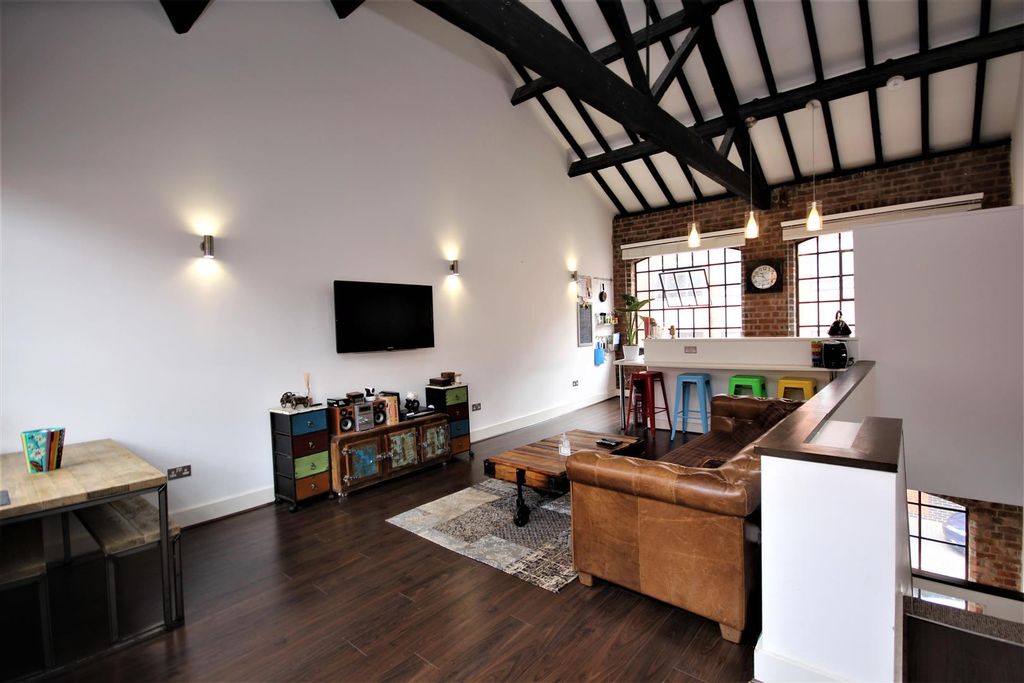 Property photo 2 of 11 Property Photo