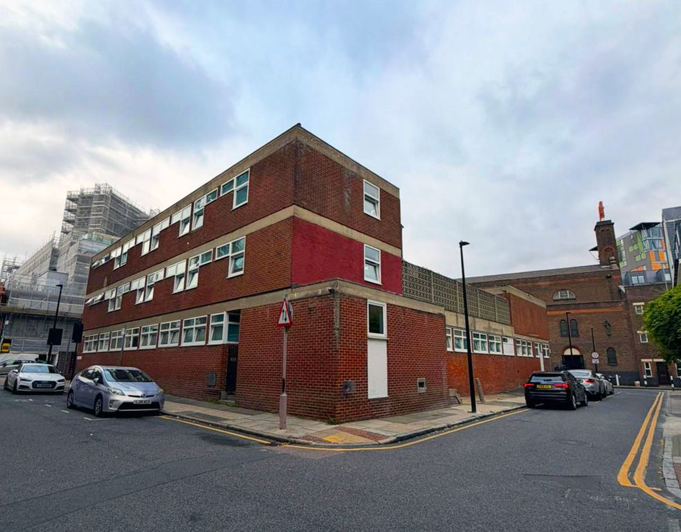 Property photo 1 of 8