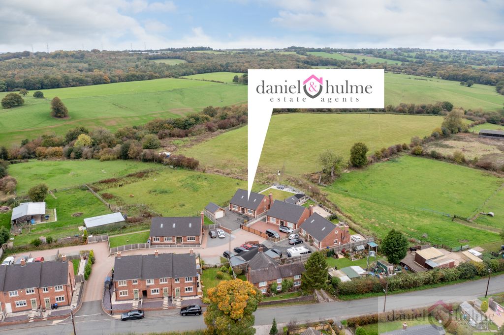 Property photo 3 of 48 Natures View-81