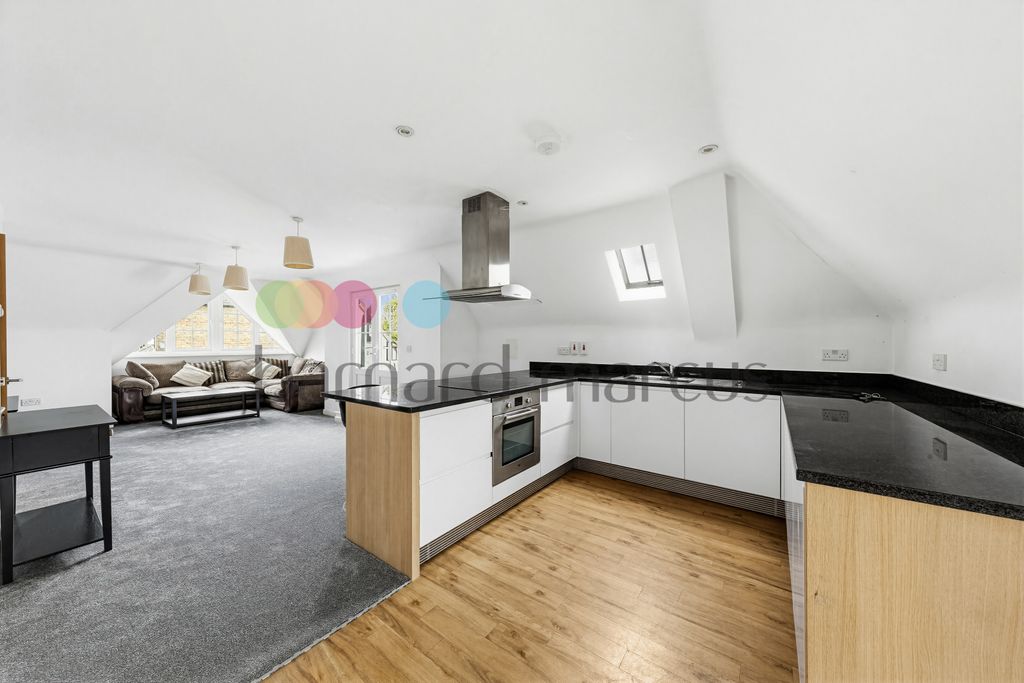 Property photo 3 of 8 Kitchen