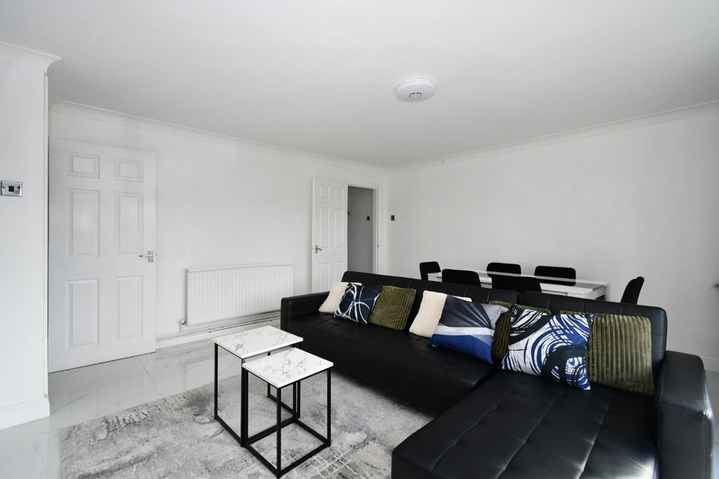 Property photo 1 of 8 4030870