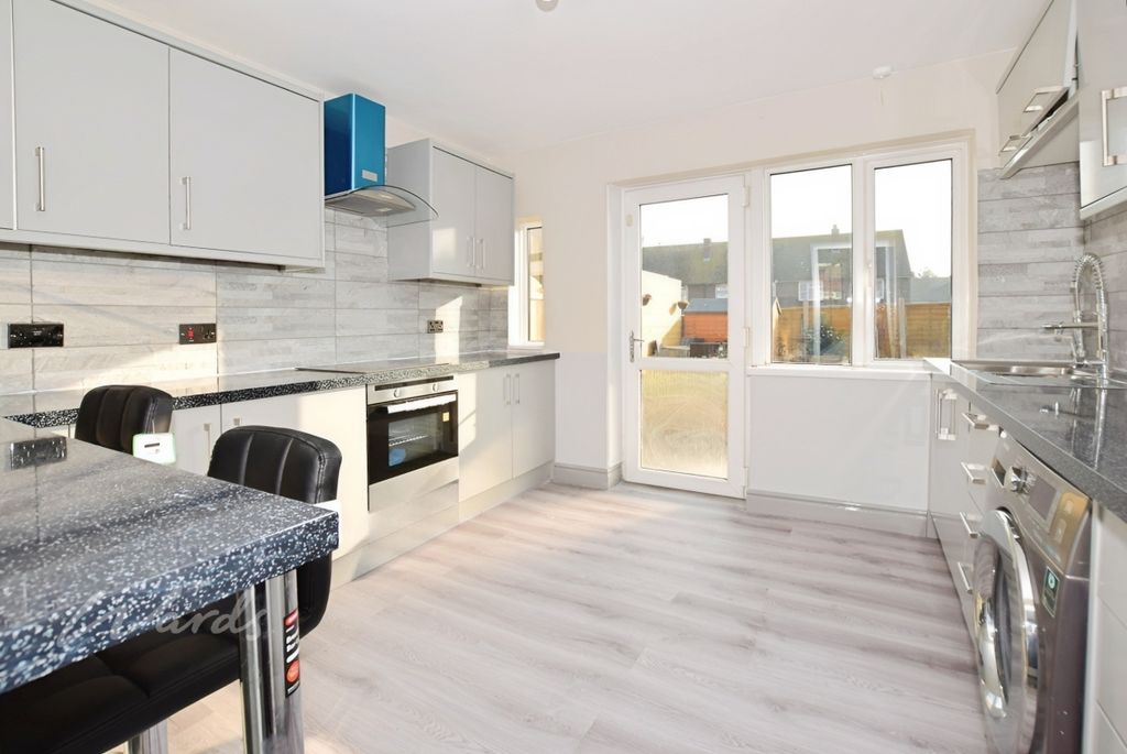 Property photo 2 of 10 Redhill Kitchen Use