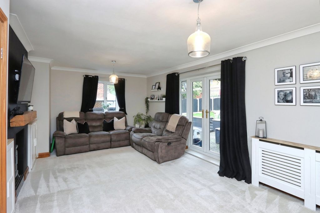 Property photo 2 of 21 Pbox-Img.Jpg