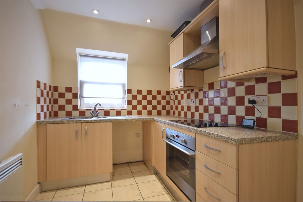 Property photo 3 of 5 Kitchen