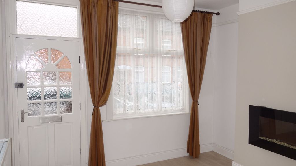 Property photo 2 of 12 Photograph 2