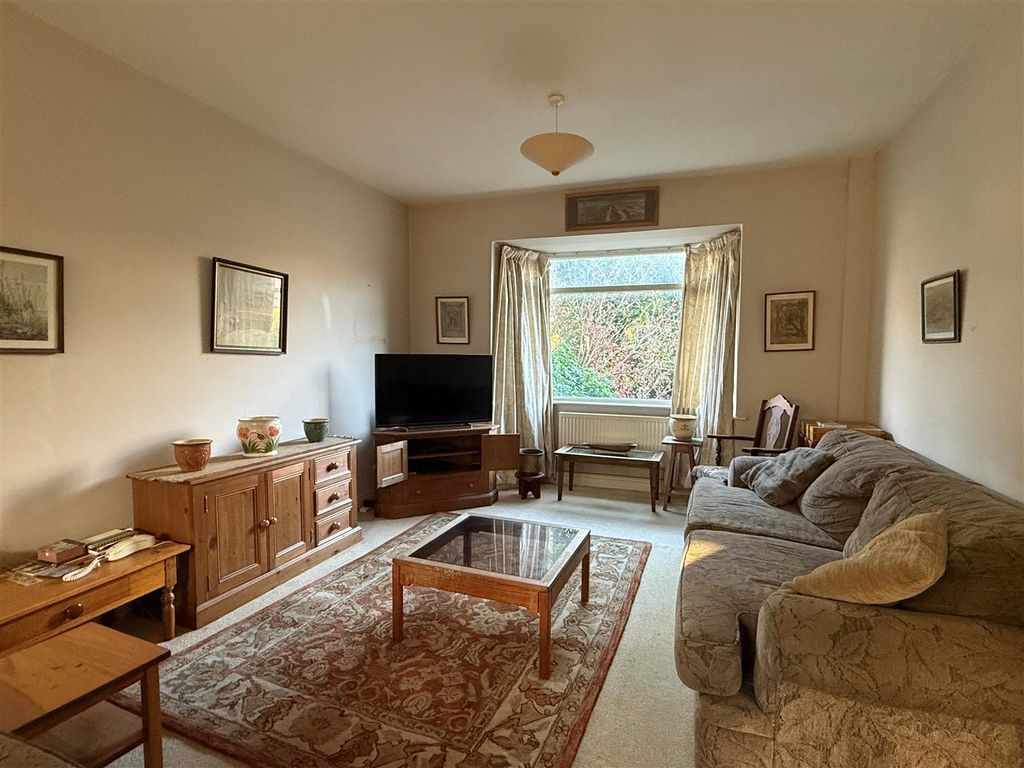 Property photo 2 of 7 Lounge.Jpg