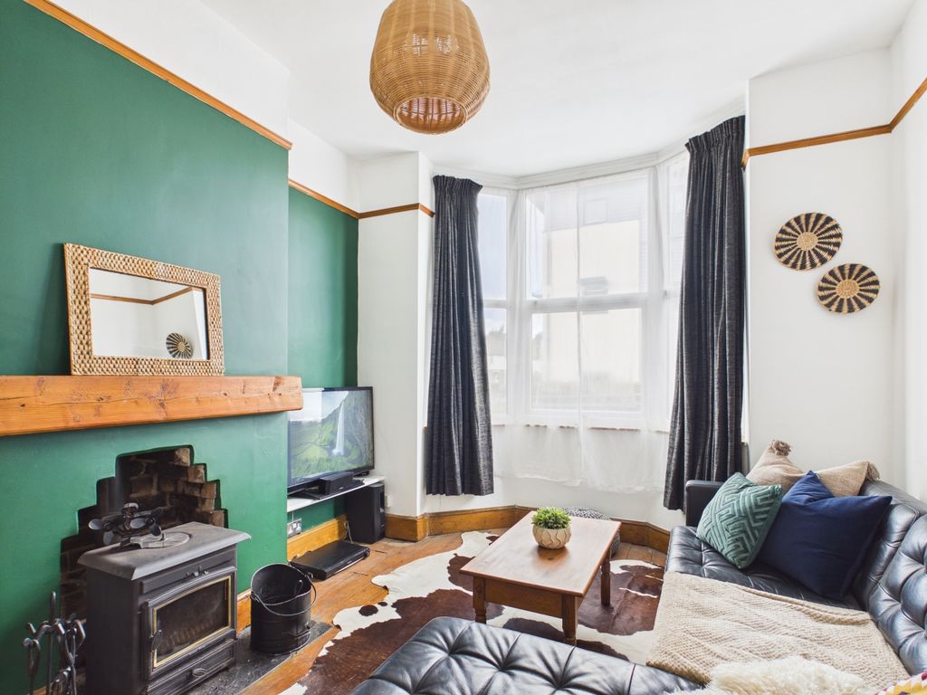 Property photo 2 of 19 Cam02366G0-Pr0140-Still004