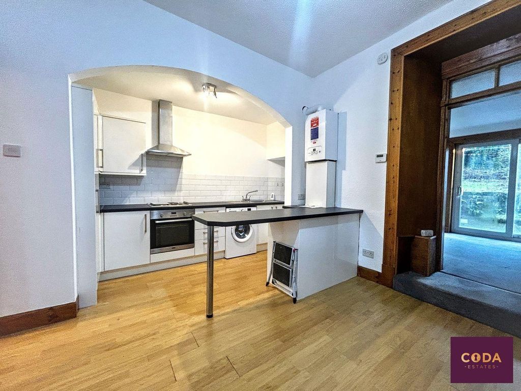 Property photo 3 of 8 Kitchen 1.Jpeg