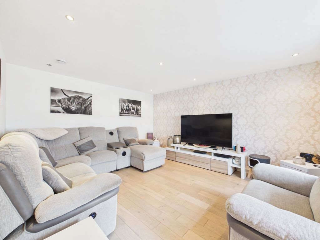 Property photo 2 of 23 Living Room