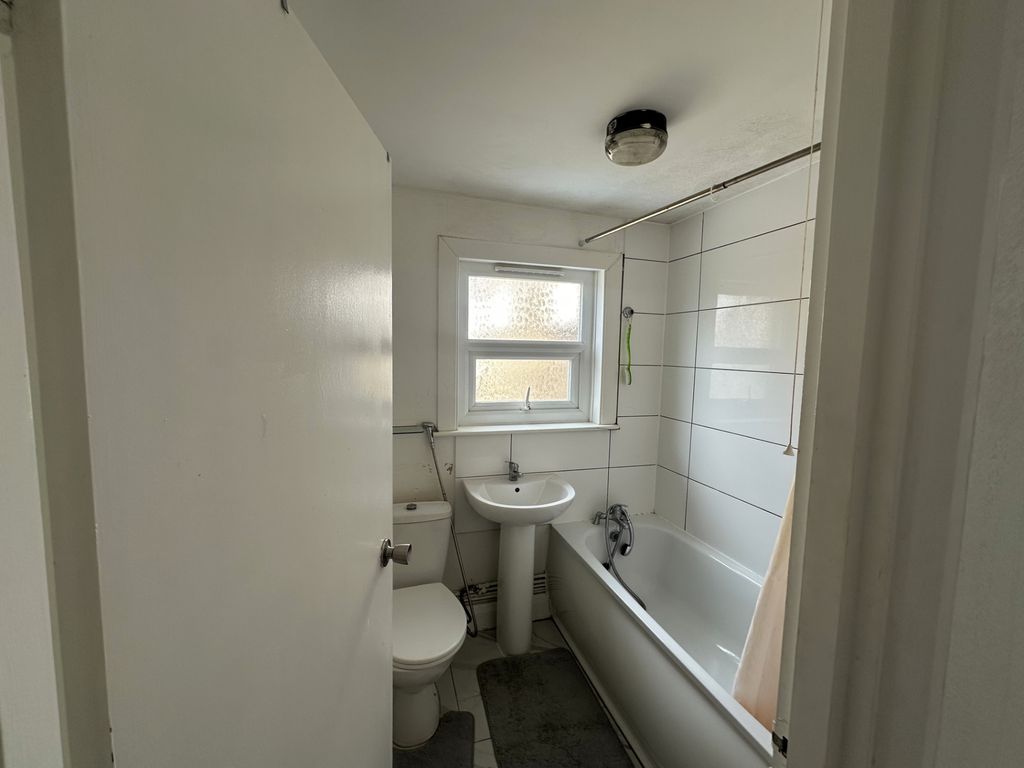 Property photo 3 of 5 Photo 1