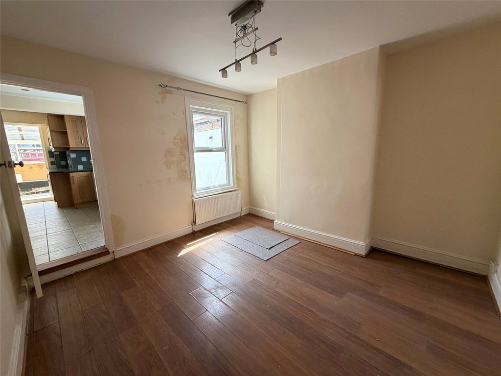 Property photo 3 of 15 Picture No. 32