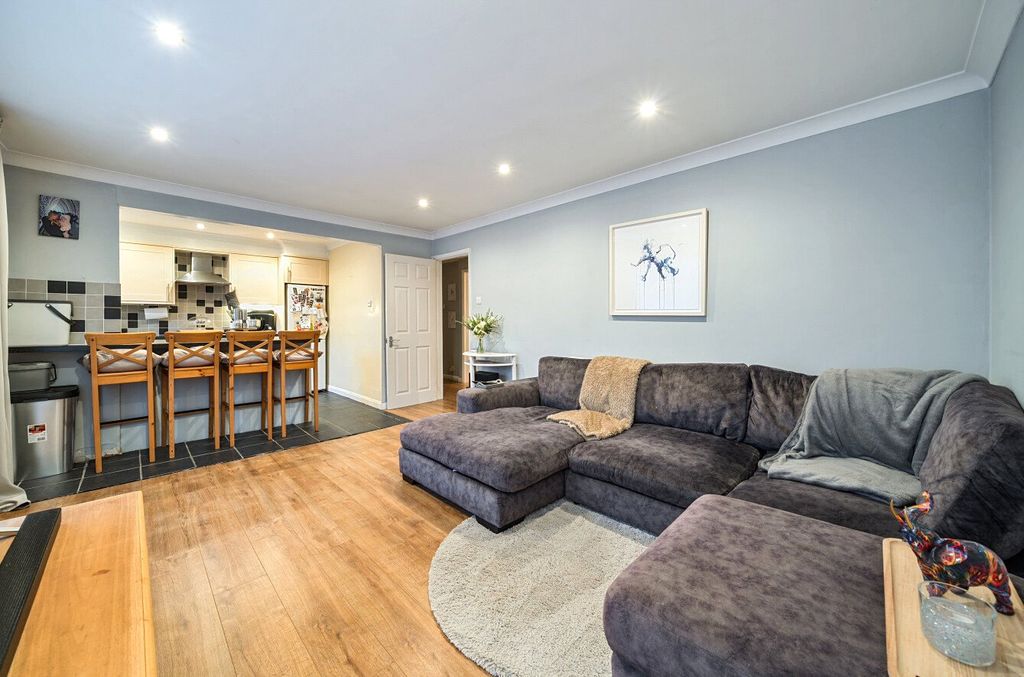 Property photo 3 of 16 Picture No. 15