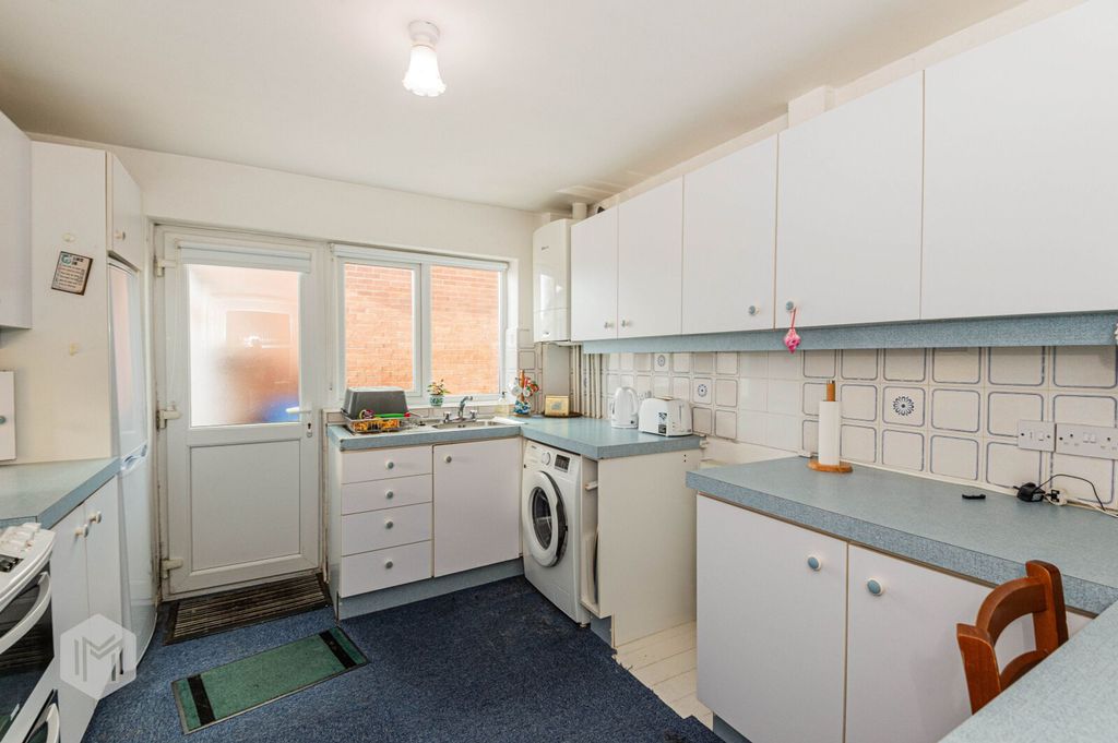 Property photo 3 of 18 Picture No. 37